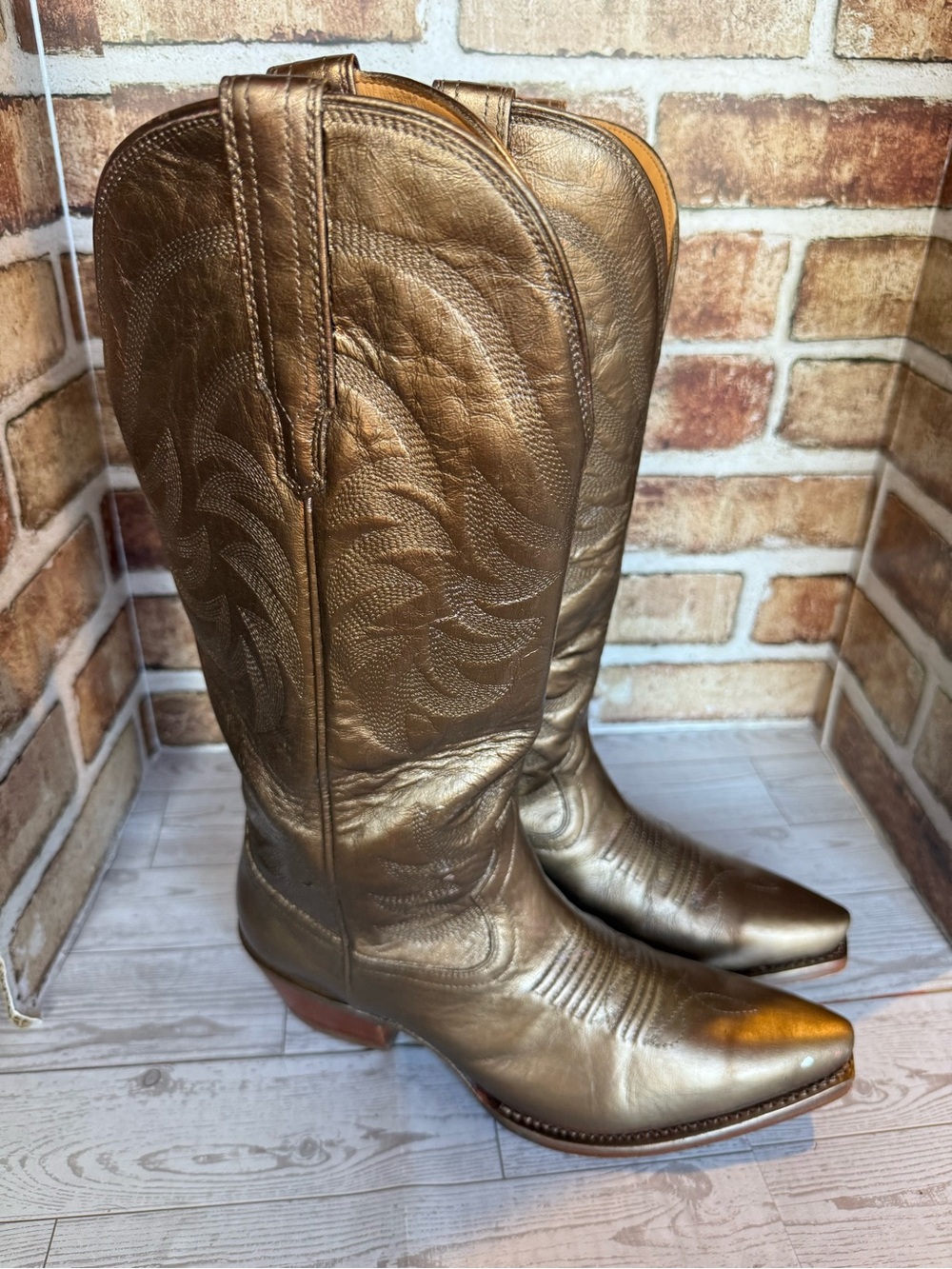 Metallic Bronze CUSTOM PAINTED annie’s Tecovas size 9